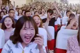 明星回母校合集，张杰偷偷回母校现身唱歌，台下学妹尖叫不止！视频封面