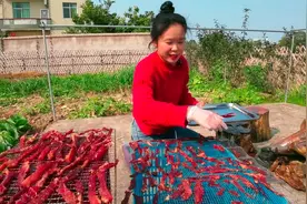 趁着猪肉便宜，在家也能做手撕肉干，香喷喷的，和牛肉干一样好吃视频封面