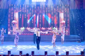 拉丁舞《给我一个吻》穿旗袍的男女双人舞，男子solo节奏感真强视频封面
