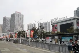 第一次到镇江，城市建设吓到小伙，超越很多二线城市视频封面