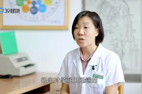 平时生活健康，为什么会突然面瘫？年轻人尤其要注意视频封面
