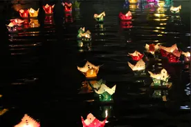 了解农历七月份民间关于鬼节的传说。中元节、盂兰盆节的风俗视频封面