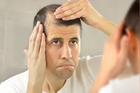 天天洗头真的好吗?频繁洗头有4点坏处，可能使头皮松弛，老得快