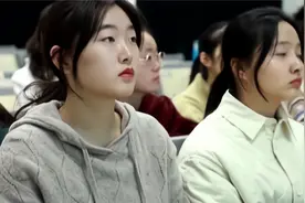 北京：大学生期末评教 你敢打差评吗？视频封面