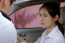 韩国惊悚电影，美女被老人放进绞肉机，做成了鸡饲料视频封面