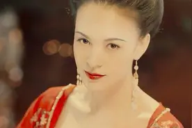 大火BGM“呀咿呀咿呀”配古装影视美人惊鸿一瞥，你被洗脑了吗？视频封面