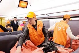 你熬夜抢的“战果” 正坐着高铁向你奔来！视频封面