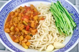 这才是西红柿茄丁面的家常做法，关键技巧教给你，吃着喷香又解馋