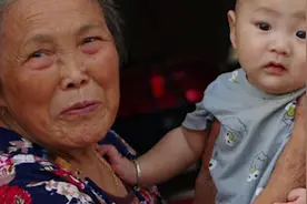 帮子女带孩子的老人心声，看完泪目视频封面