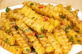 狼牙土豆超简单做法，配方详细，香脆麻辣好吃，看完视频就摆摊视频封面