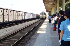 为什么说有些火车不能提前到站？视频封面