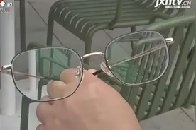 南昌：蓝光镜片“难”倒顾客 5哥帮忙退款退货视频封面