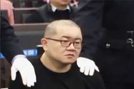 昆明“恶魔”孙小果，被判死刑后又活20年，背后的这个女人真厉害