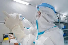 钟南山担忧的事发生后，南京终于传来重磅好消息，学校暂不开学视频封面