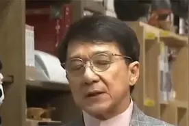 台湾同胞们终于回头了：纷纷向大陆靠拢，街头高举红旗歌唱祖国视频封面