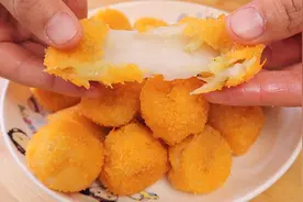 香蕉这个做法火了，加一碗糯米粉，香甜软糯还拉丝，女儿点名要吃视频封面