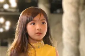 女孩将体育老师一拳打到了太空视频封面