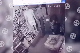 18件监控拍下的奇葩事情：如果不是亲眼所见，你绝对不会相信！视频封面