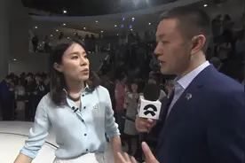 卖车新模式！蔚来李斌同框央视主持人老婆秀恩爱：这台车为你打造视频封面
