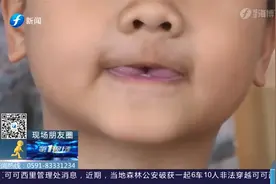 小男孩展现神奇天赋“莲花舌”，吐舌头下一秒让人看呆视频封面