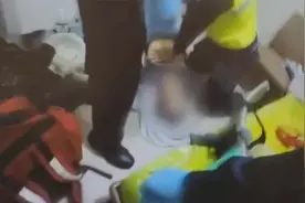 台男子浴室滑倒被消防宣布死亡 搬运时突然“复活” 悲剧再发生视频封面