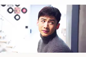 邢克垒和米佧抢卫生间，抬头一看，愣住：我这媳妇儿，惹不起呀！视频封面