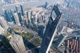 双重危机之下，美国乱成了一锅粥，法媒却给了中国一个极高的评价