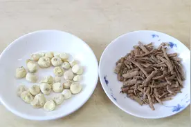 消除疲劳、改善睡眠，晚上常用2味中药煮水泡脚，身体越来越健康视频封面