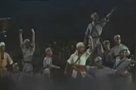 1964年首演的《游击队歌》，贺绿汀听闻战争故事，创作歌曲视频封面