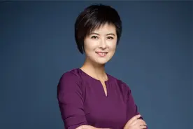 央视美女主持人张泉灵：被大18岁老公宠成宝，辞职投资变富婆视频封面