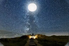 PS小技巧：如何用PS制作月亮，看完轻松学会