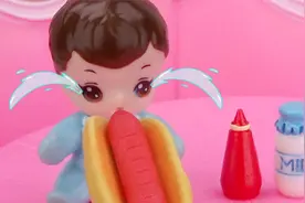 芭比故事 小宝宝误吃超辣火腿肠面包，直接被辣哭了视频封面