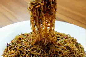 粉条就得这么做，很多人听过没吃过，色香味美，比饭店的还好吃视频封面