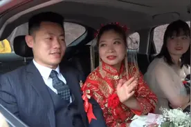 四川农村一姑娘出嫁，上车了，看看爸爸拿了多少钱给她视频封面