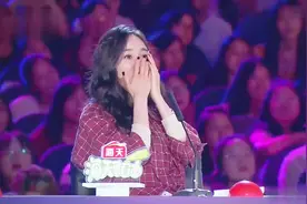 中国达人秀：杨幂被看得直捂脸！钢管舞一顿旋转，甩出去可咋整视频封面