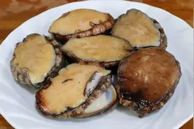 大厨教你做浇汁鲍鱼，肉质细嫩，鲜美多汁，一口一只鲍鱼太过瘾了视频封面