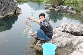 小莫制作的自动钓鱼神器，鱼一咬钩就别想跑，收获太棒了！