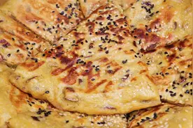 香蕉吃不完别扔，教你做香蕉早餐饼，酥酥脆脆，全家超爱吃