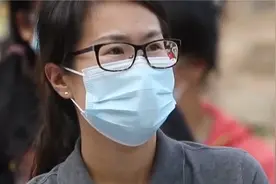 村民认为在自家院子，搭棚不算违建，工作人员：就是不许搭棚视频封面