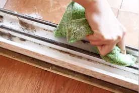 你家的窗户滑道干净吗？这样清理窗户滑道太干净了，回家试试吧视频封面