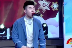 一秒喝了一瓶可乐？帅气小伙这个绝活太牛了！视频封面