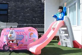 小汤米吃了神奇的冰淇淋变身睡衣小英雄！