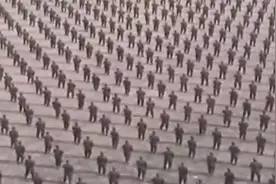 1973年1200名解放军战士，刺杀操表演真实影像，气势磅礴威武壮观视频封面