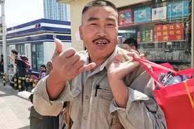 干泥瓦工一天挣多少钱？大叔说出来真实收入别吃惊，挣得真不少啊