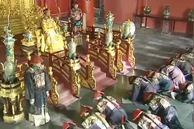 乾隆皇帝在位已达60年，不敢超过康熙，当朝宣布要禅位于储君！视频封面