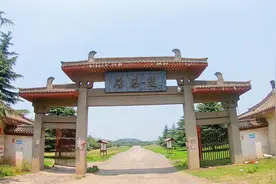 河南偃师，武则天的长子李弘墓，看规格就知李弘在李治心里多重要