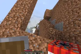 我的世界：dream1V4猎人游戏，dream在悬崖上扔tnt，猎人们被炸飞