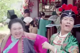 这段爆笑如雷，潘金莲想勾引西门庆，结果出现乌龙视频封面