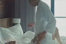狗狗保护女主人一生，任何男人都不能碰她，最后却为了他。视频封面