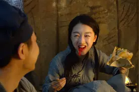 女孩只要一吃辣椒，就会变成七彩凤凰，还拥有重生的超能力视频封面